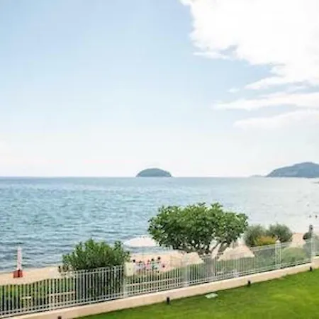 Prázdninový dům Garden View Beach House