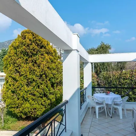 Garden View Beach House Holiday home