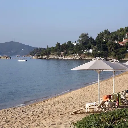 Garden View Beach House Holiday home